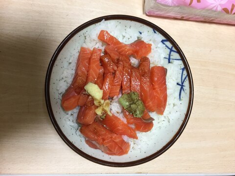 サーモン丼ご飯